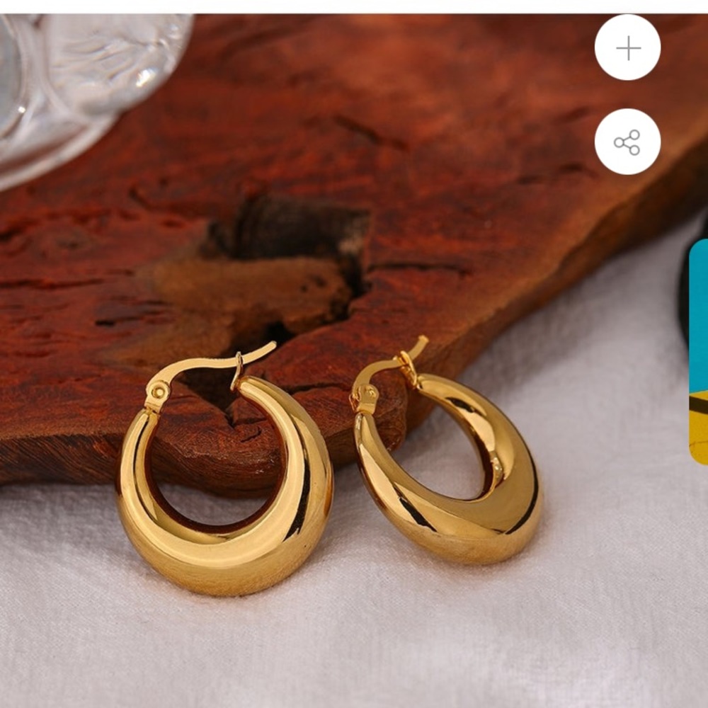 Gold Earrings - Picture 2 of 3